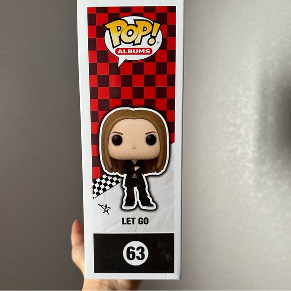 Funko POP! Albums Avril Lavigne Let Go Vinyl Figure (#63) - Picture 2 of 5